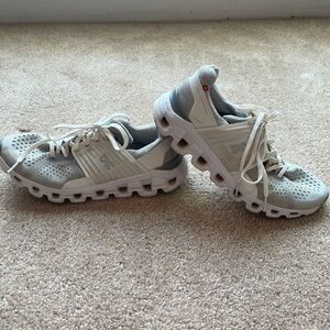 On Cloud size women’s 6.5